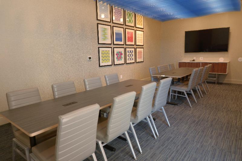 Holiday Inn Express & Suites Onalaska - La Crosse image