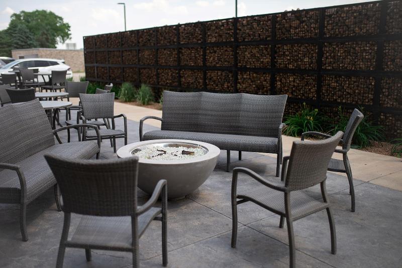 Holiday Inn Express & Suites Onalaska - La Crosse image