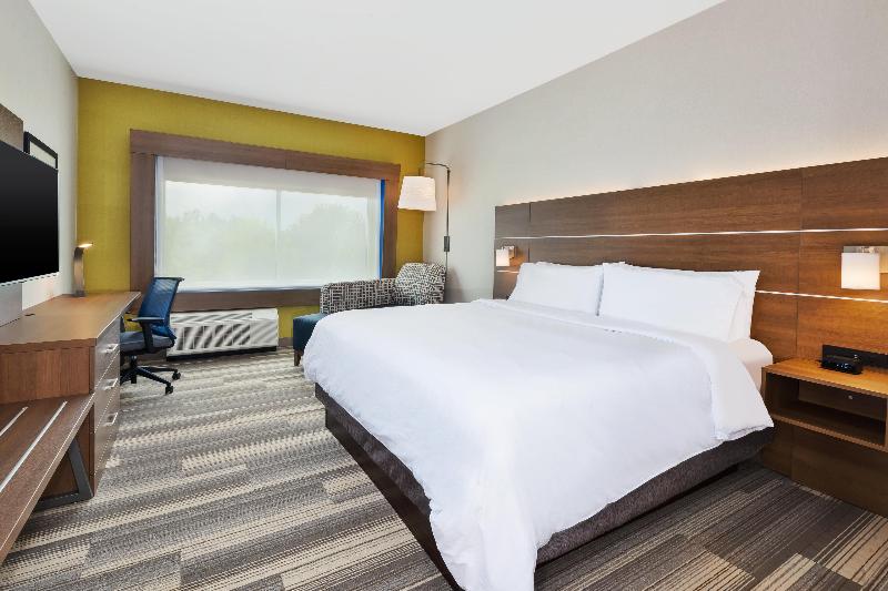 Holiday Inn Express & Suites Milan – Sandusky Area image