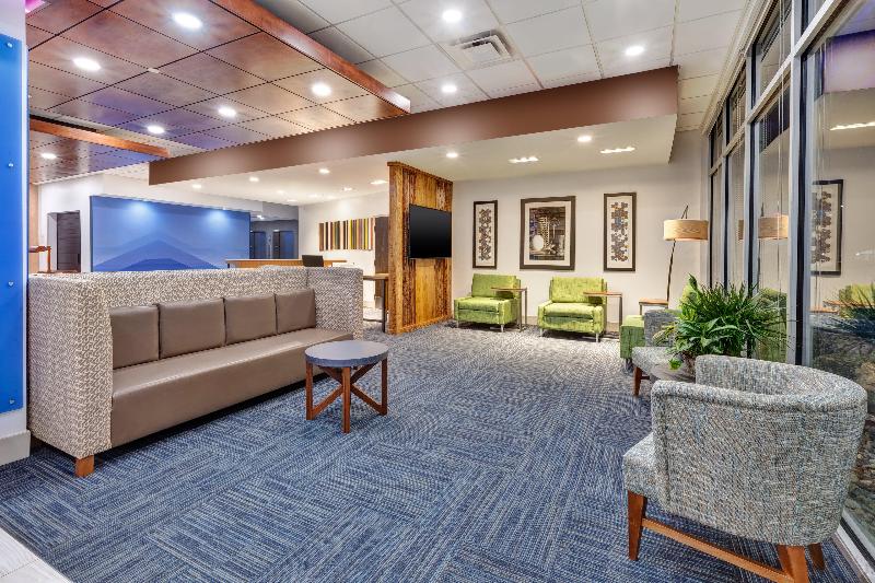 Holiday Inn Express & Suites Milan – Sandusky Area image