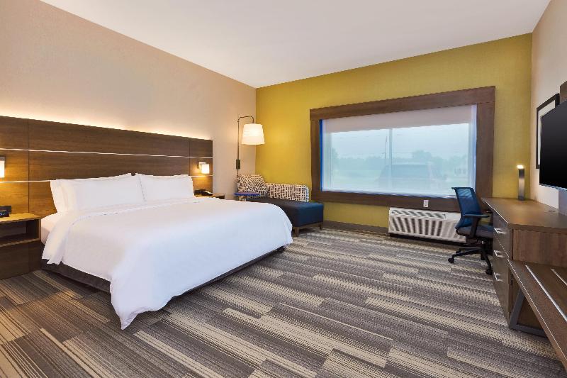 Holiday Inn Express & Suites Milan – Sandusky Area image