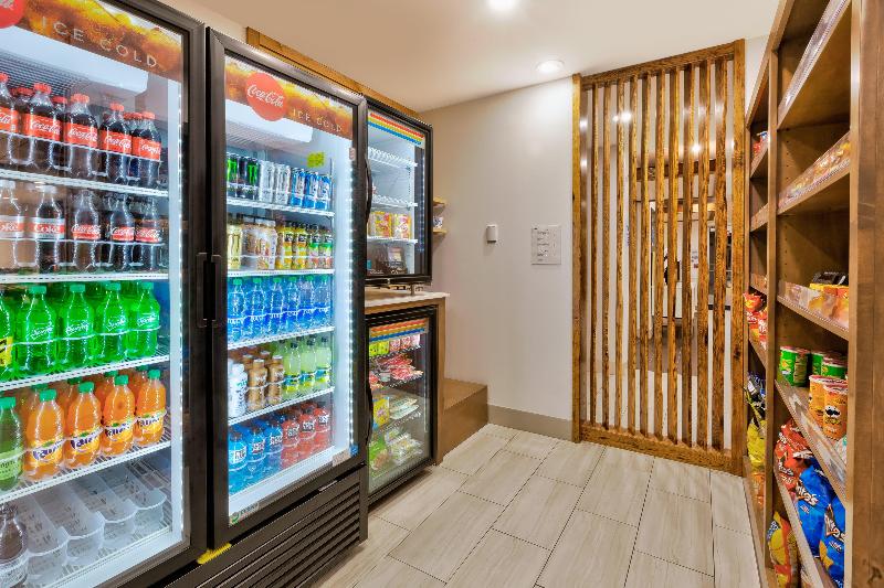 Holiday Inn Express & Suites Milan – Sandusky Area image