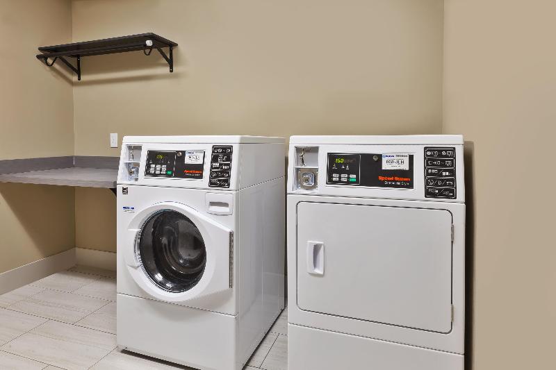 Holiday Inn Express & Suites Milan – Sandusky Area image
