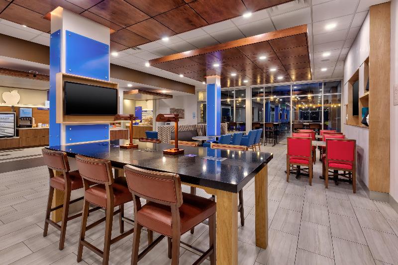 Holiday Inn Express & Suites Milan – Sandusky Area image