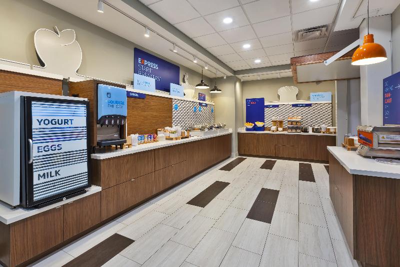 Holiday Inn Express & Suites Milan – Sandusky Area image