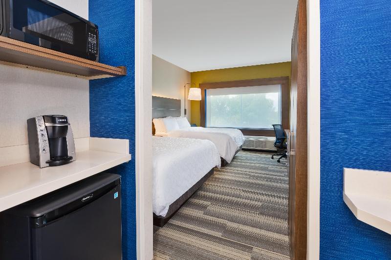 Holiday Inn Express & Suites Milan – Sandusky Area image
