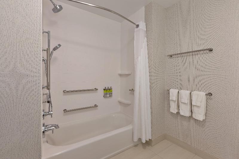 Holiday Inn Express & Suites Milan – Sandusky Area image
