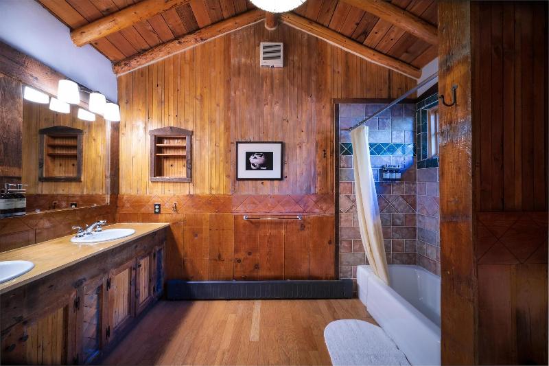 Corkins Lodge image