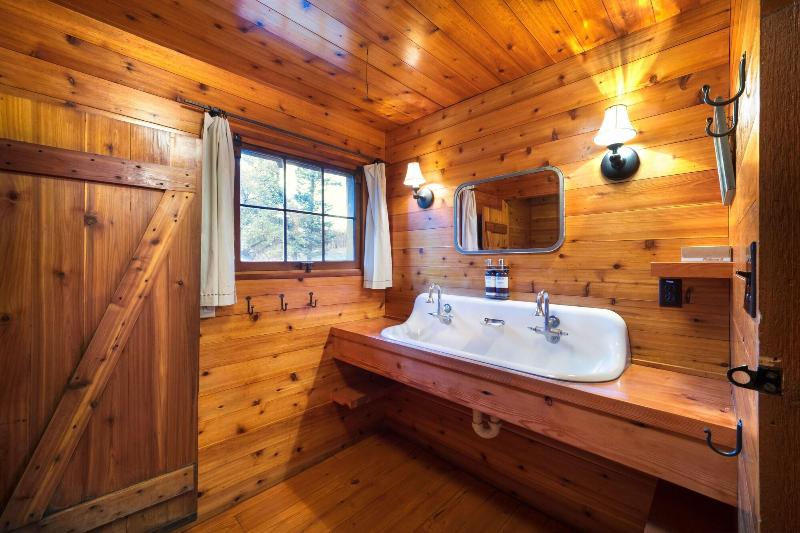 Corkins Lodge image