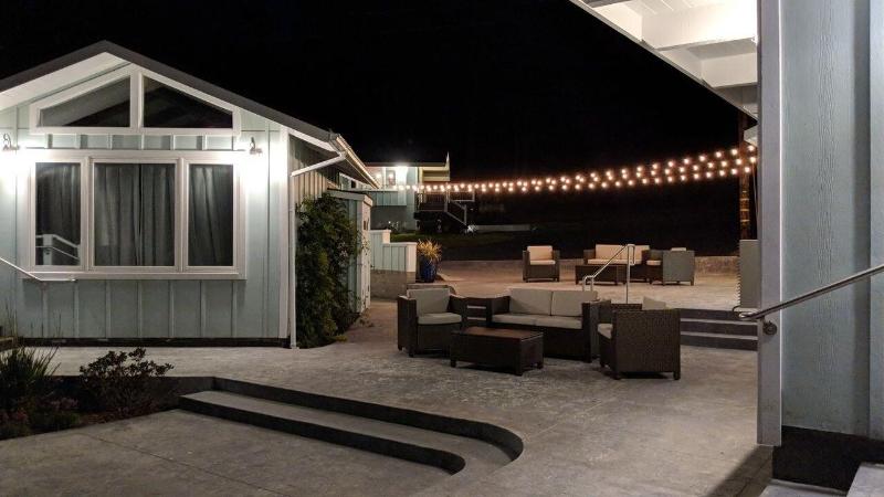 Seafoam Lodge image
