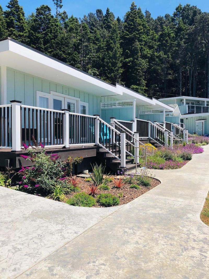 Seafoam Lodge image