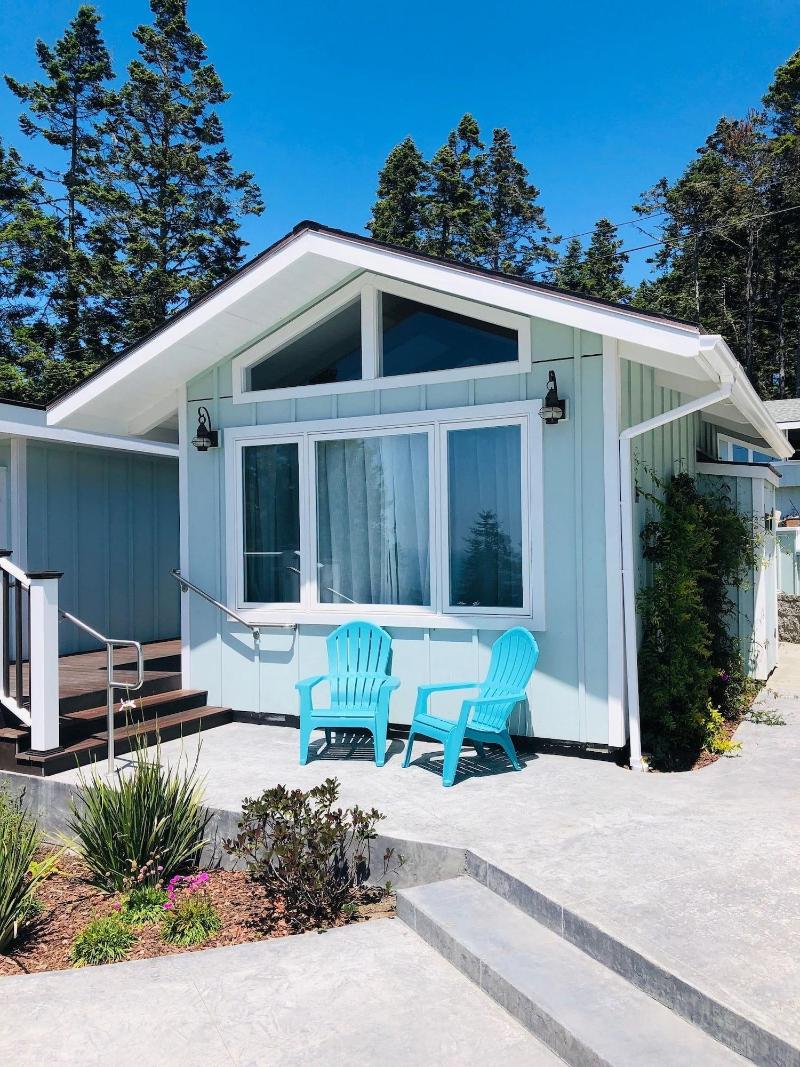 Seafoam Lodge image