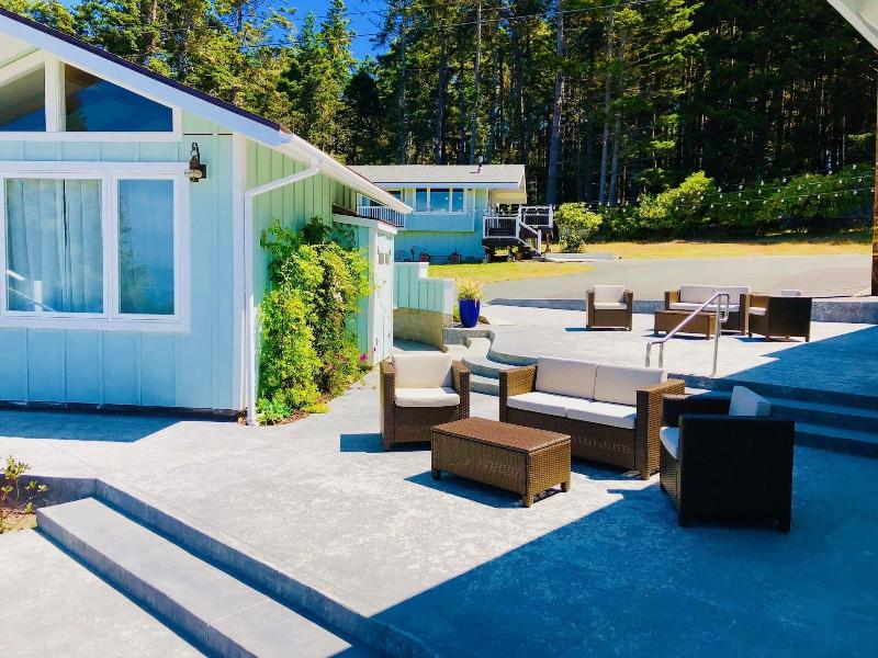 Seafoam Lodge image