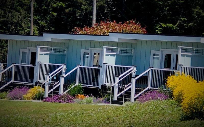 Seafoam Lodge image
