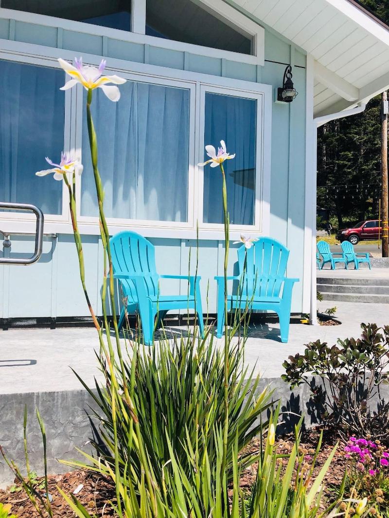 Seafoam Lodge image