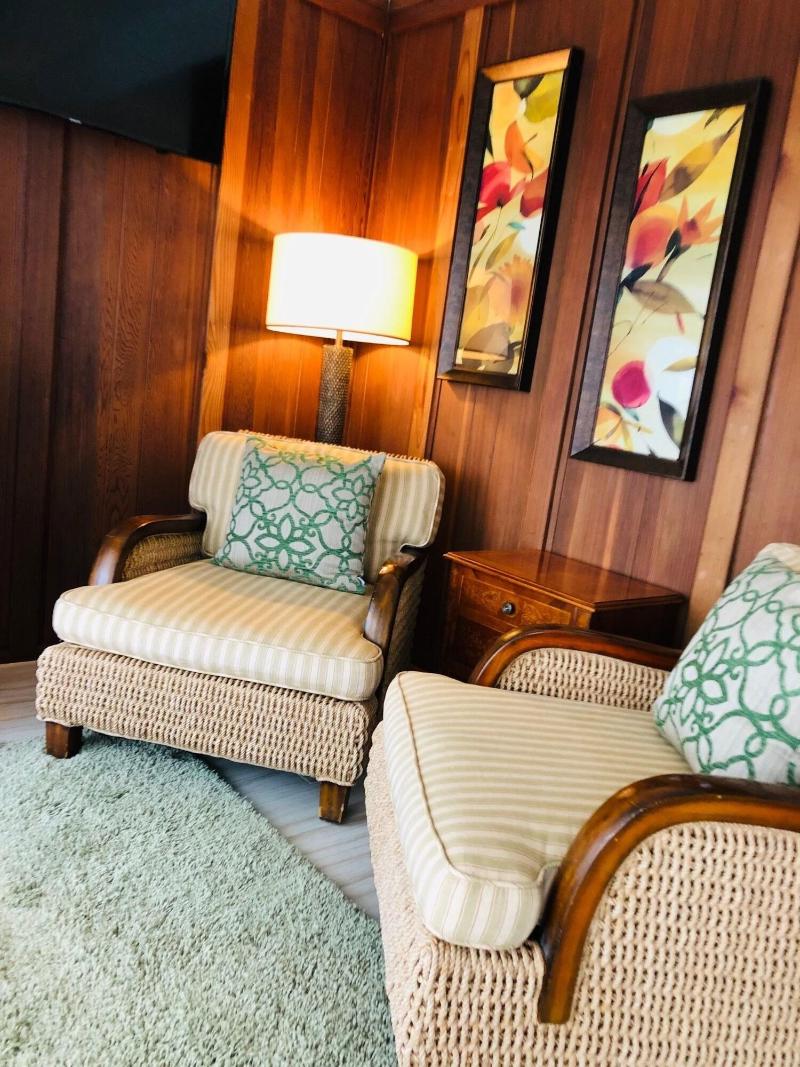 Seafoam Lodge image