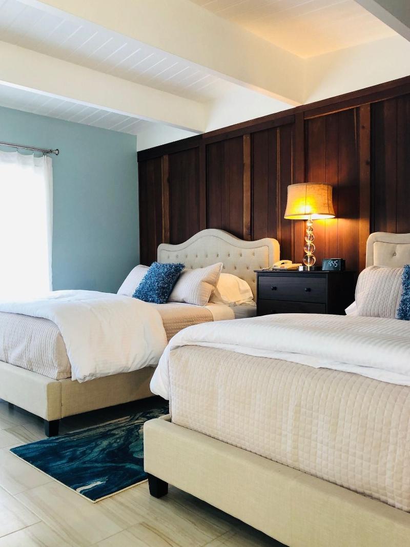 Seafoam Lodge image