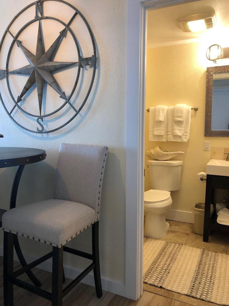 Seafoam Lodge image
