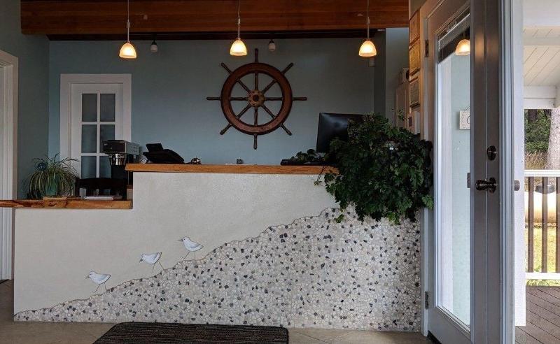 Seafoam Lodge image