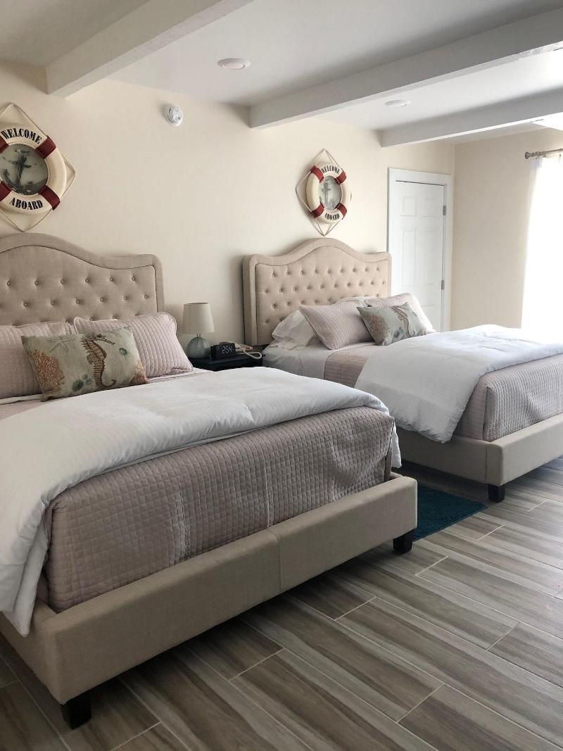 Seafoam Lodge image