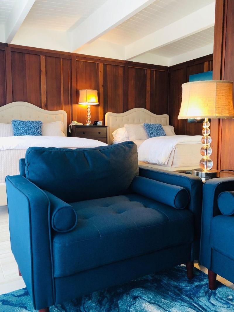 Seafoam Lodge image