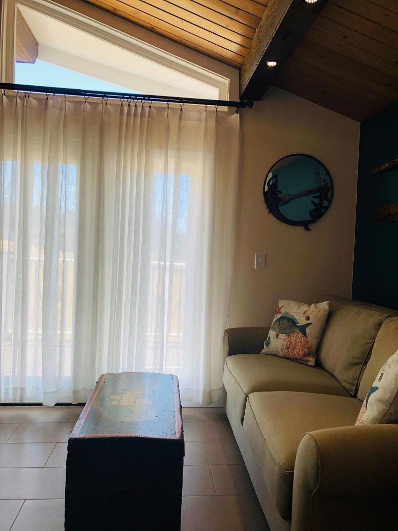 Seafoam Lodge image