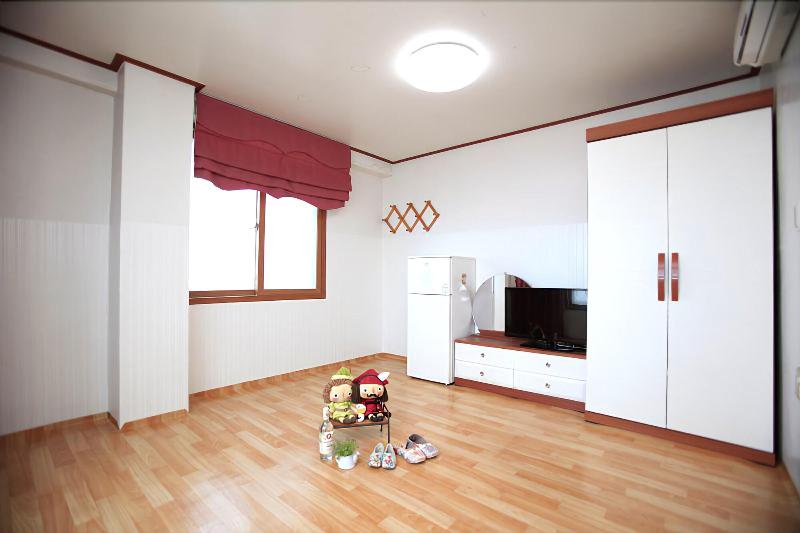 Mangsang East House image