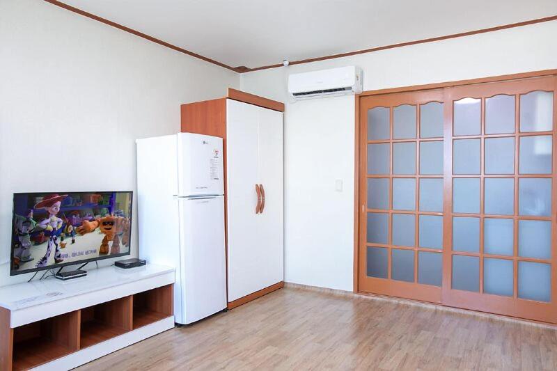 Mangsang East House image