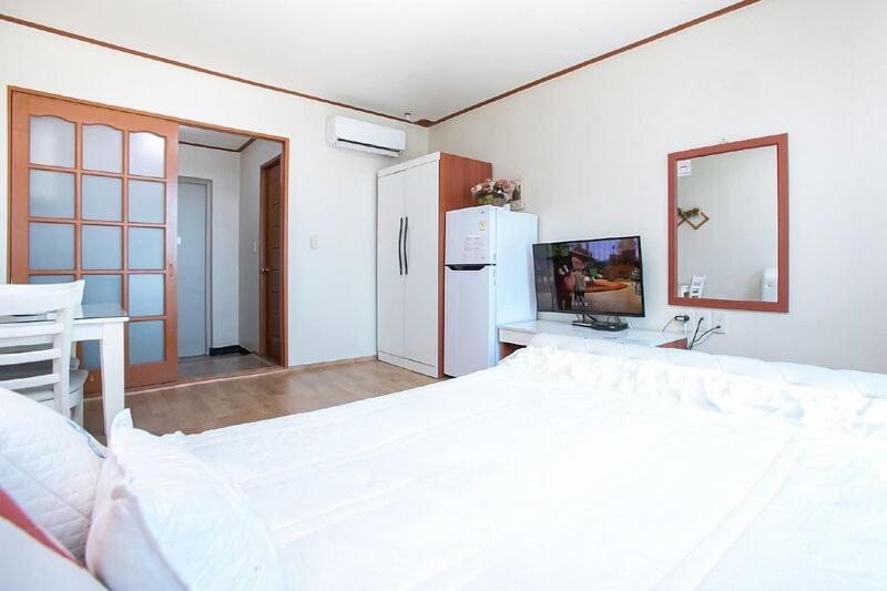 Mangsang East House image