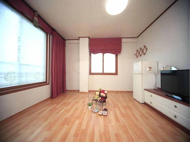Mangsang East House image