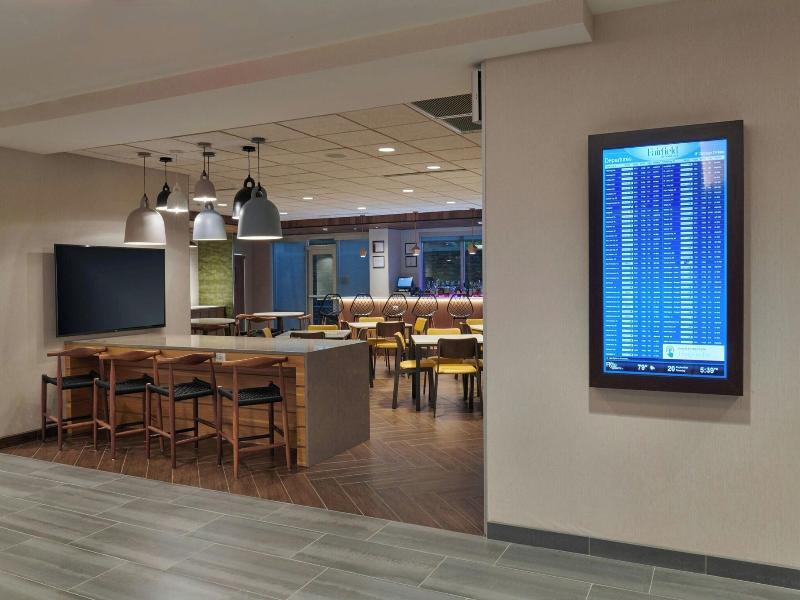 Fairfield Inn & Suites by Marriott Chicago O'Hare image