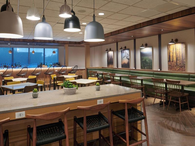 Fairfield Inn & Suites by Marriott Chicago O'Hare image