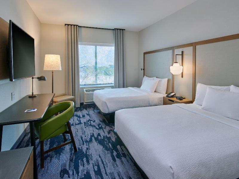 Fairfield Inn & Suites by Marriott Chicago O'Hare image
