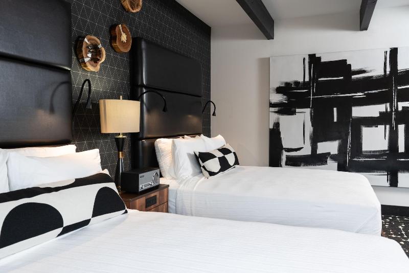 Hotel Earl Of Charlevoix image