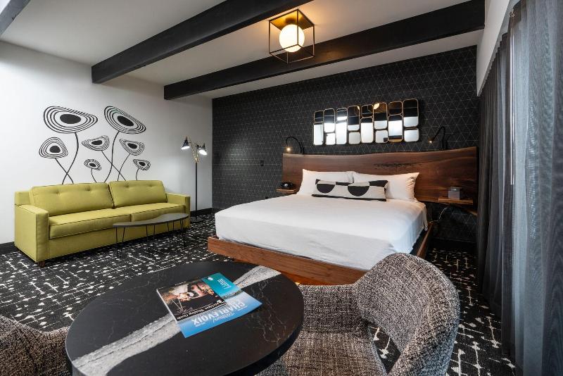Hotel Earl Of Charlevoix image