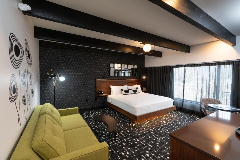 Hotel Earl Of Charlevoix image