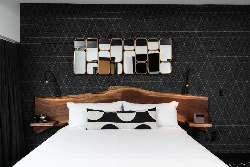 Hotel Earl Of Charlevoix image