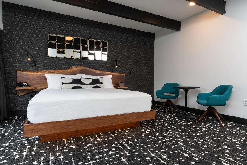 Hotel Earl Of Charlevoix image