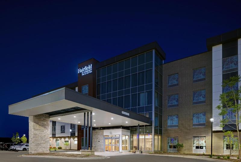 Fairfield Inn & Suites by Marriott Milwaukee Brook image