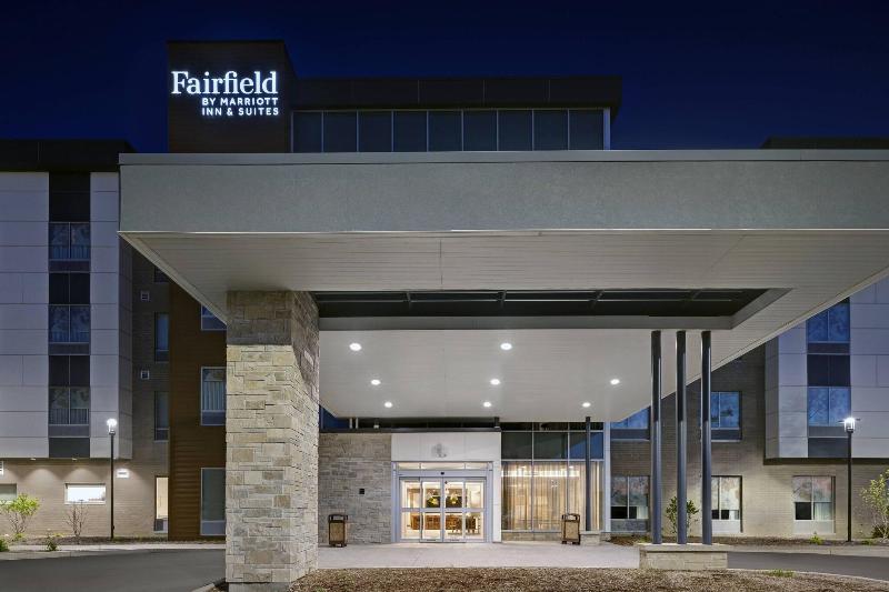 Fairfield Inn & Suites by Marriott Milwaukee Brook image