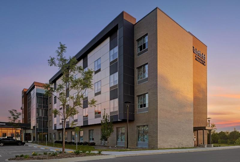 Fairfield Inn & Suites by Marriott Milwaukee Brook image