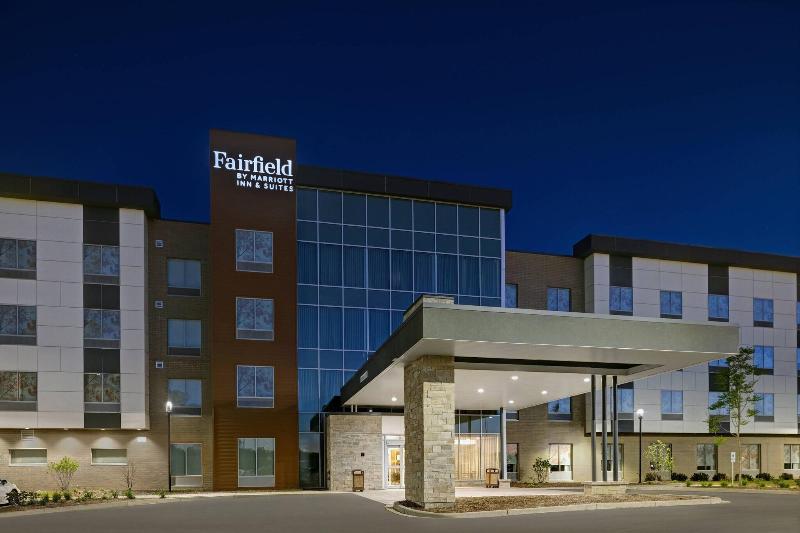 Fairfield Inn & Suites by Marriott Milwaukee Brook image