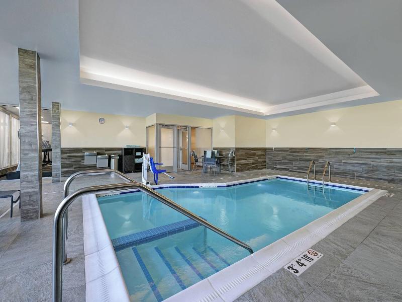 Fairfield Inn & Suites by Marriott Milwaukee Brook image