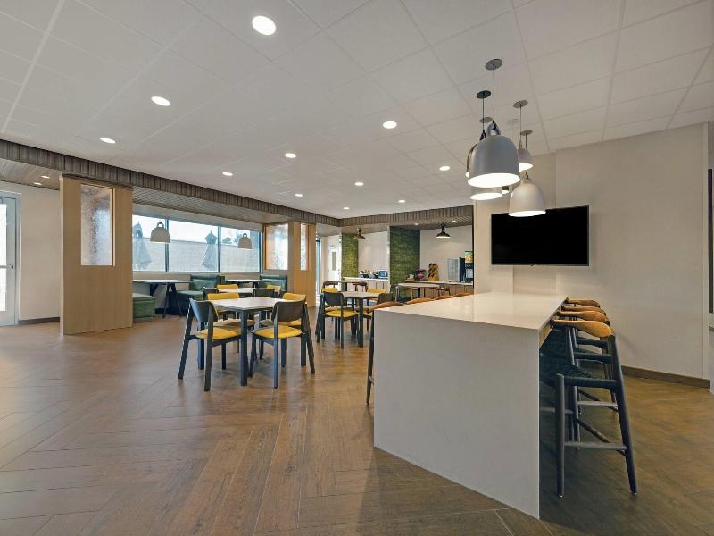 Fairfield Inn & Suites by Marriott Milwaukee Brook image