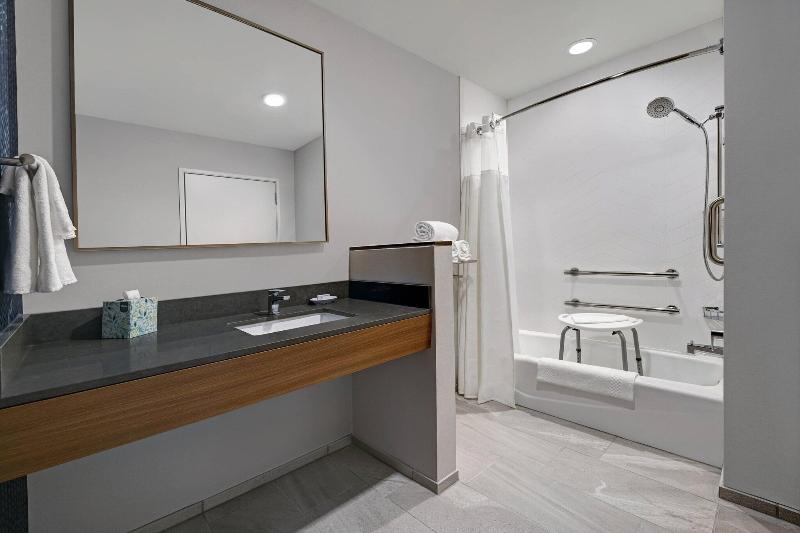 Fairfield Inn & Suites by Marriott Milwaukee Brook image