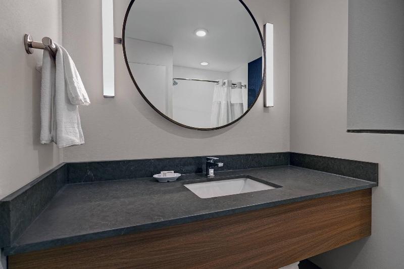 Fairfield Inn & Suites by Marriott Milwaukee Brook image