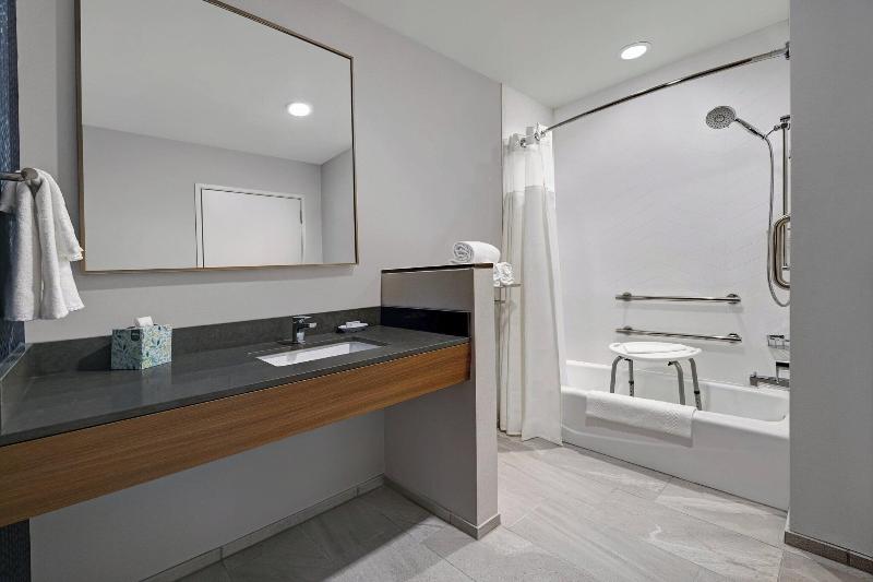 Fairfield Inn & Suites by Marriott Milwaukee Brook image