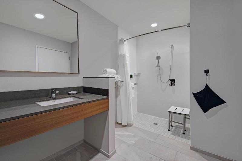 Fairfield Inn & Suites by Marriott Milwaukee Brook image