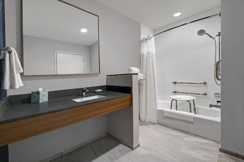 Fairfield Inn & Suites by Marriott Milwaukee Brook image