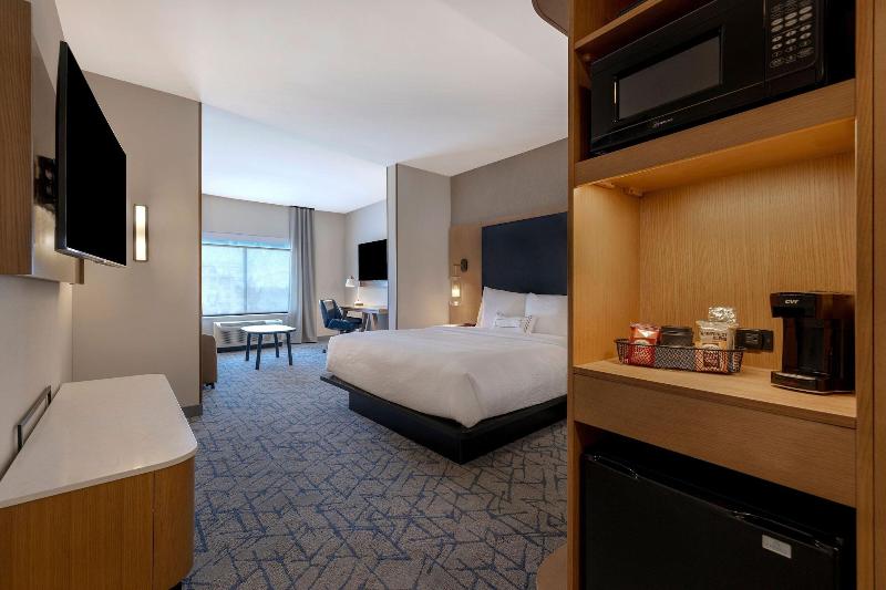 Fairfield Inn & Suites by Marriott Denver Airport - Image 9